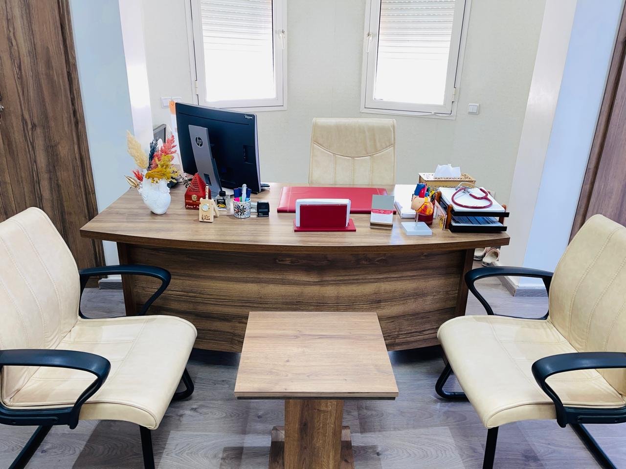 Cabinet 1